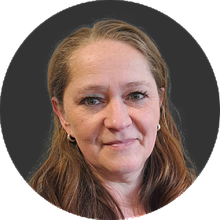 Frau Claudia Schmidt